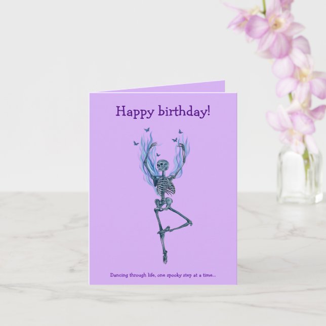 Dancing Blue Skeleton Humorous Happy Birthday Karte (Orchidee)