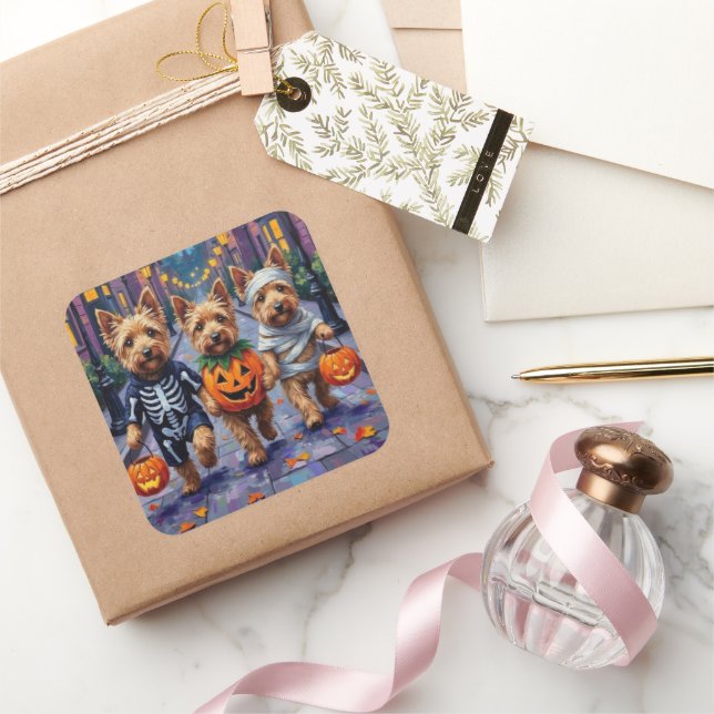 Dandie Dinmont Terrier Trick-or-Treating Halloween Quadratischer Aufkleber (Schenken)