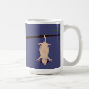 Dangle in Machbarkeit mit diesem schönen Opossum Kaffeetasse