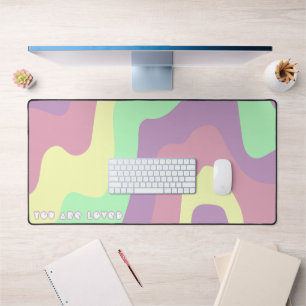 Danish Pastel Lila Green Wavy Lines Slogan Schreibtischunterlage