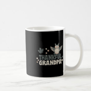 Dankbarer Opa Attraktiver Uhu beobachtet die Welt Kaffeetasse