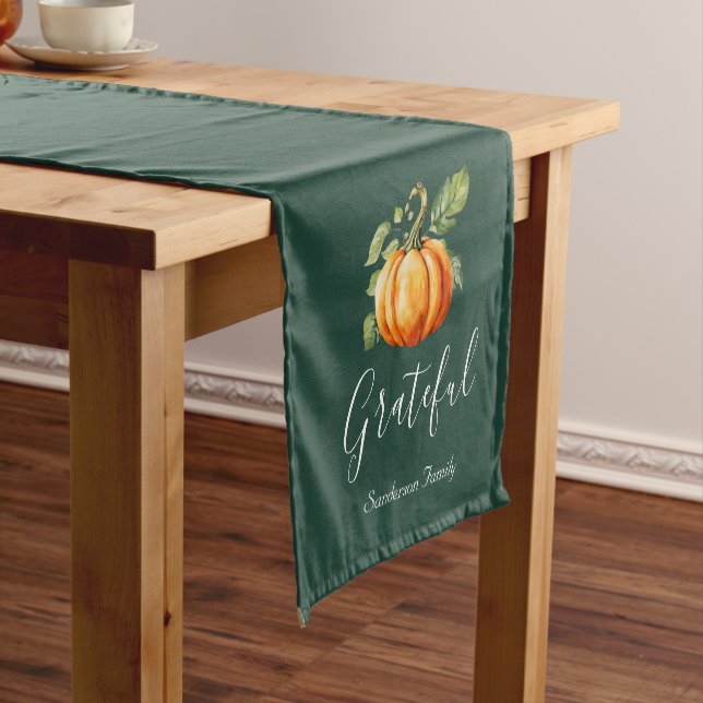 Dankbarer Pumpkin Personalisierter Erntedank Kurzer Tischläufer (Beispiel)