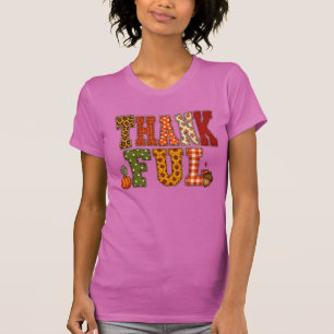 Dankbares gemustertes Buchstaben-Thanksgiving-Desi T-Shirt
