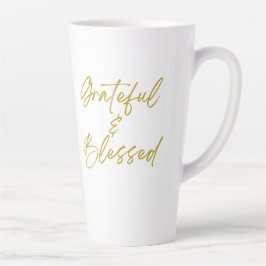 Dankbarkeit und gesegnete hohe Latte-Tasse Milchtasse