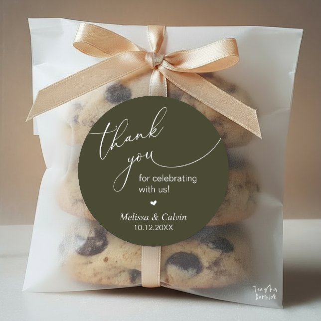 Danke, dass ihr mit uns feiert Geschenke Aufkleber (Thank you for celebrating with us Wedding Sticker in Olive Green)