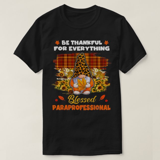 Dankenswerter gesegneter Paraprofi Gnome Fall Dank T-Shirt (Design vorne)