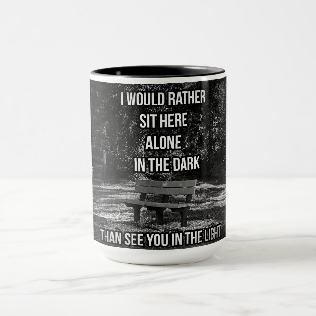 Dans La Mug De Citation Sombre (Centre)