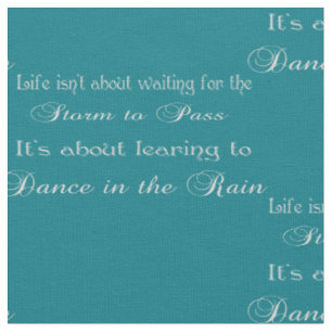 Danse dans la citation de pluie sur tout tissu de