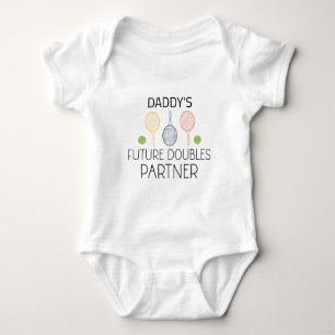 Dappys zukünftiger Doppelpartner Tennis Baby Strampler