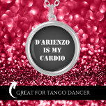 D'Arienzo ist mein Cardio Tanguero Argentine Tango Versilberte Kette<br><div class="desc">Diese phantastische Tango-Kette wird jeden wissen lassen,  dass du argentinischen Tango lebst. Dies macht auch perfekt Geburtstag,  Weihnachten,  Valentinstag oder Mütter Tag Geschenk für Tango Addict. Fühlen Sie sich frei in Bulk für Ihre Tango-Freunde zu kaufen.</div>