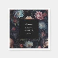 Dark and Moody Floral Gothic Brautparty