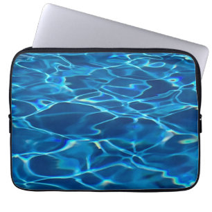 Dark Blue Pool Water Laptopschutzhülle