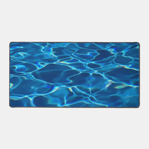Dark Blue Pool Water Schreibtischunterlage