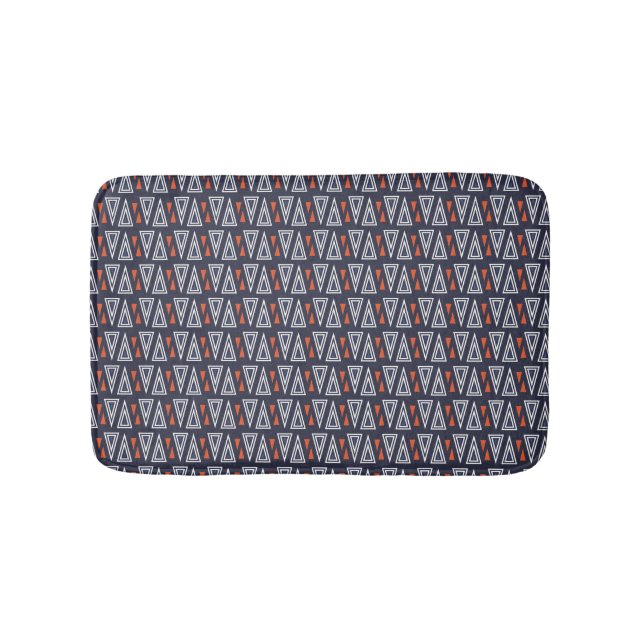 Dark Blue und Red Geometric Triangle Pattern Badematte (Vorderseite)