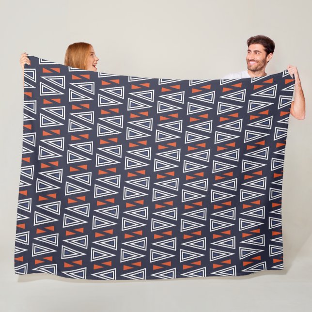 Dark Blue und Red Geometric Triangle Pattern Fleecedecke (Beispiel)