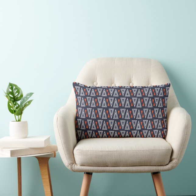Dark Blue und Red Geometric Triangle Pattern Lendenkissen (Stuhl )