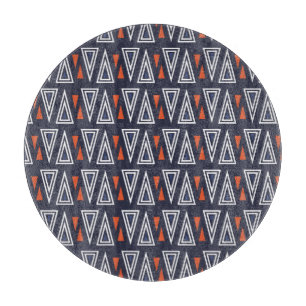 Dark Blue und Red Geometric Triangle Pattern Schneidebrett