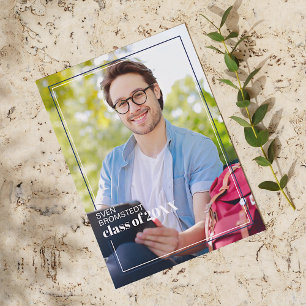 Dark Blue White Minimalistisch Abschluss Ankündigung