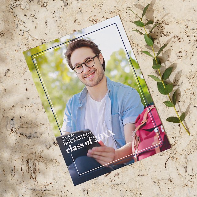 Dark Blue White Minimalistisch Abschluss Ankündigung (Von Creator hochgeladen)