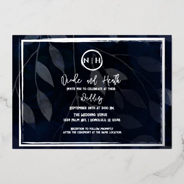 Dark Botanical Elegant Navy Blue & Silver Wedding Folieneinladung (Vorderseite)