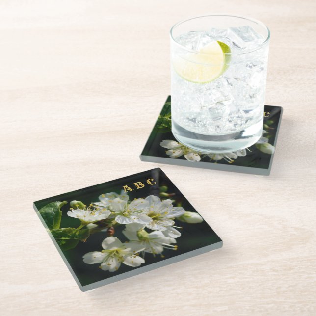 Dark Botanical White Plum Blossom Glass Coaster Glasuntersetzer (Schrägansicht)