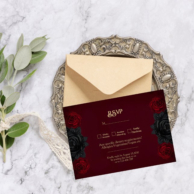 Dark Gothic Romance Roses Wedding RSVP Karte (Von Creator hochgeladen)
