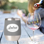 Dark Gray Stylized Wedding Trauzeuge Name<br><div class="desc">Gönnen Sie Ihrem Hochzeitsreisenden einen Trauzeuge mit diesem personalisierten Edelstahl-Edelstahlwascher,  der in einem weißen,  ovalen Design in einem stilisierten Drehbuch seinen Namen trägt. Hintergrundfarbe und Skript ist ein dunkelgrau. Personalisieren Sie Ihren Weinwäscher,  indem Sie den Namen mit dem gewünschten Namen bearbeiten und ersetzen. Erhältlich in vielen beliebten Hochzeitsfarben.</div>