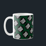 Dark Green Custom Logo Geschäftsmodell Mitarbeiter Kaffeetasse<br><div class="desc">Einfach personalisieren Sie dieses elegante, dunkelgrüne, kundenspezifische Geschäftsmodell Mitarbeiter Coffee Tasse mit Ihrem Firmenlogo, Foto oder einem beliebigen Bild. Laden Sie ein benutzerdefiniertes Hintergrundbild hoch oder wählen Sie eine beliebige Hintergrundfarbe. Erstellen Sie Ihre eigenen Standard-Tasse mit Ihrem Firmenlogo. Eine berufliche, kundenspezifische Logo-Tasse, die perfekt für die Markenwerbung Ihres Unternehmens geeignet...</div>