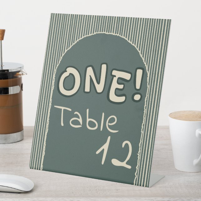 Dark Green Stripes 1st Birthday Table Numbers Sockelschild (In Situ)