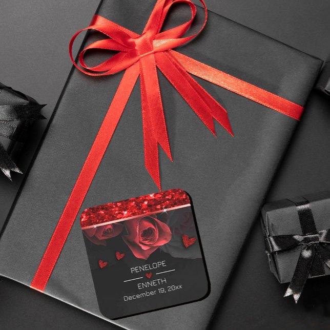 Dark Moody Black Red Florals Quadratischer Aufkleber (#zazlemade #BurgundyRed #darkmoody #weddingfavor #blackandred #gitterred #sparkles #heart #chic)