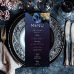 Dark Moody Blue Lavender Floral Moderne Hochzeit Menükarte<br><div class="desc">Das exquisite Hochzeitsmenü, das Moderne Eleganz und Vintage Anziehungskraft mühelos verbindet. Set vor einem stimmungsvollen marineblauen Hintergrund, ein sanfter, seitlich liegender Bouquet mit dunklen lila, lavendelblauen und cremefarbenen Blume, lila Beeren und zartem botanischem Grün. Die Farbenmischung symbolisiert den Reichtum Ihrer gemeinsamen Reise, während das Vintage Ambiente dem zeitgenössischen Design eine...</div>