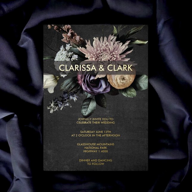 Dark Moody Bold Floral Black Lila Wedding Folieneinladung (Von Creator hochgeladen)