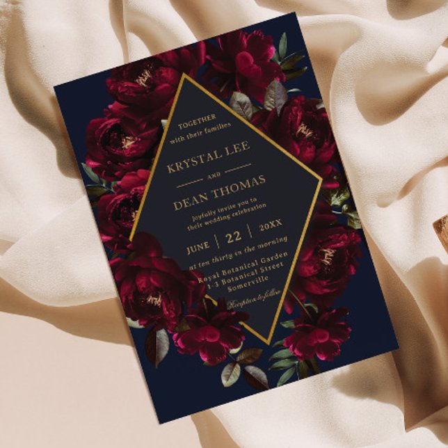 Dark Moody Burgundy Navy Blue Floral Wedding Einladung (Von Creator hochgeladen)