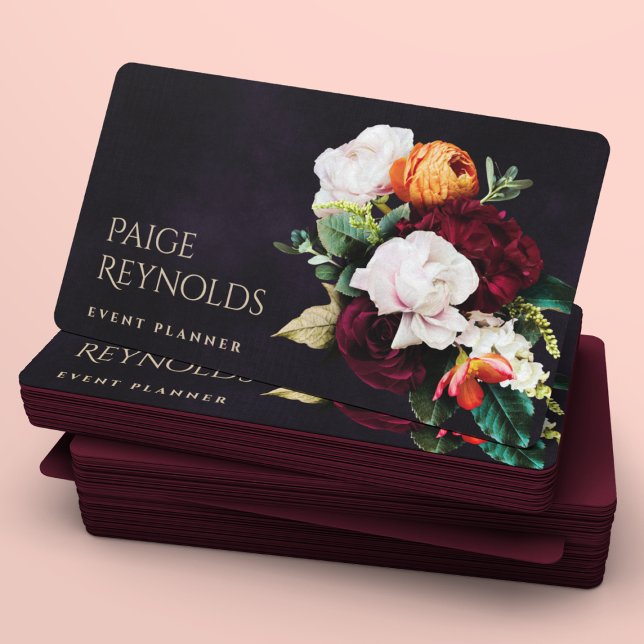 Dark Moody Floral | Elegant Black & Burgundy Red Visitenkarte (Von Creator hochgeladen)