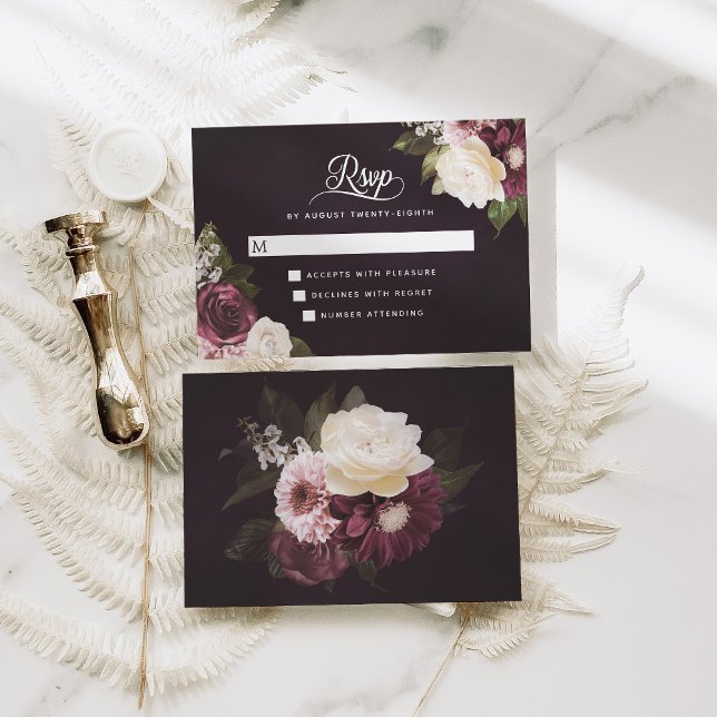 Dark Moody Floral Romantic Wedding RSVP Karte (Von Creator hochgeladen)