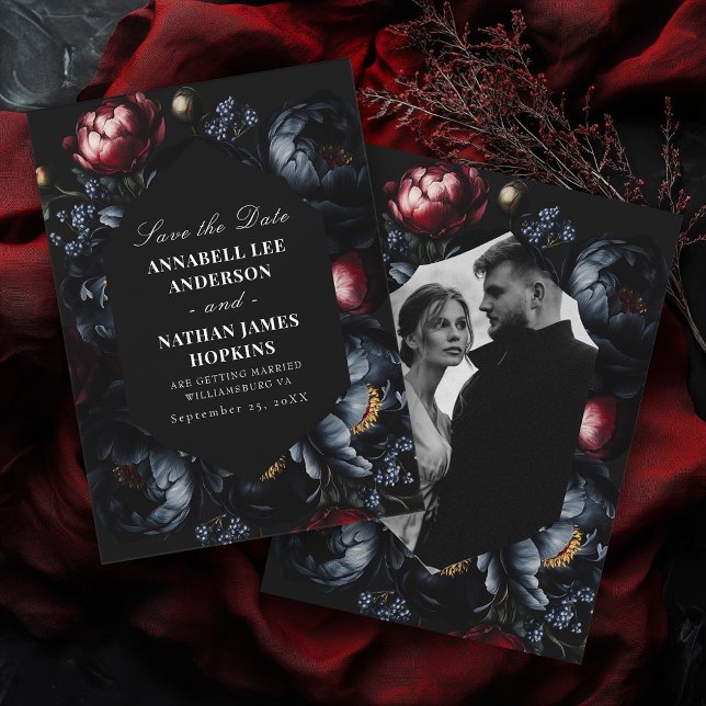 Dark Moody Romantic Peony Gothic Wedding Foto Save The Date (Von Creator hochgeladen)