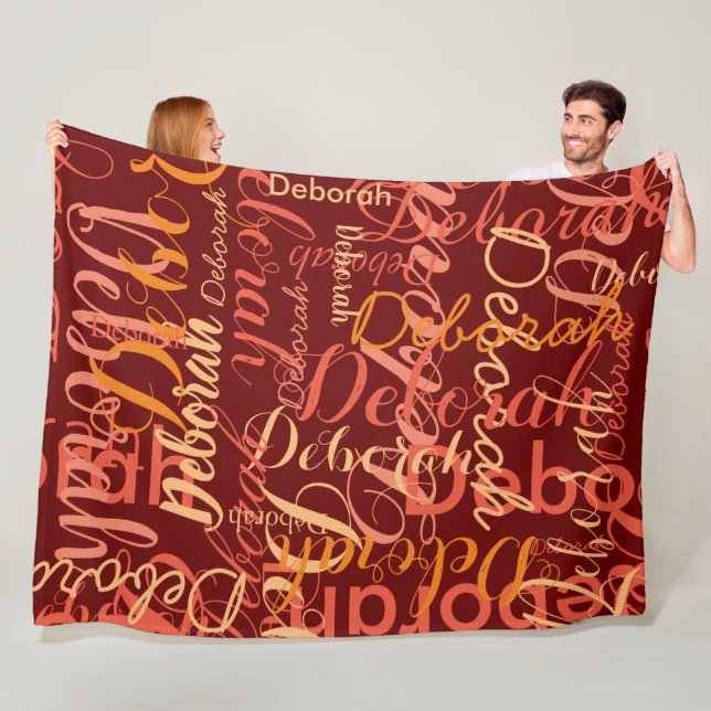 Dark Red Color Repeating Names Fleecedecke (Beispiel)
