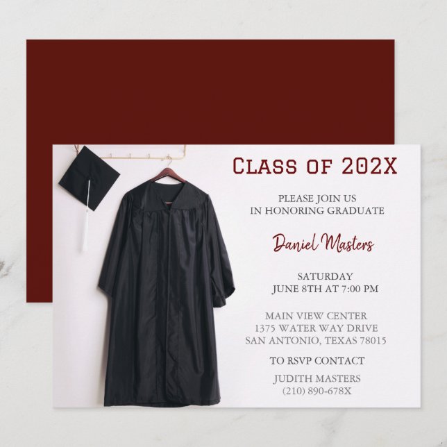 Dark Red Graduation Party Cap and Gown Einladung (Vorne/Hinten)