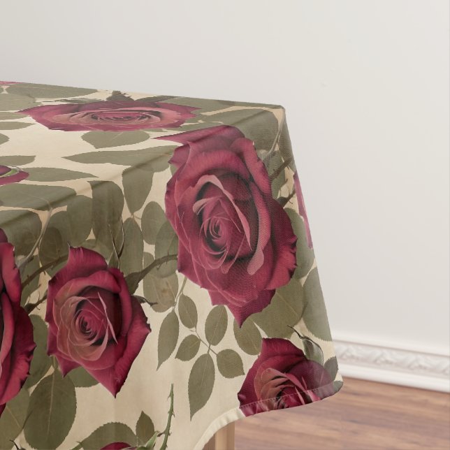 Dark Red Roses With Faded Green Leaves Tischdecke (Beispiel)