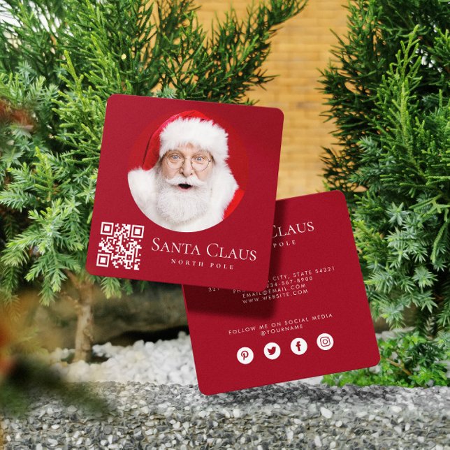 Dark Red Santa North Pole Custom Photo QR Code  Quadratische Visitenkarte (Von Creator hochgeladen)