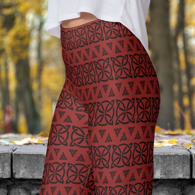 Dark Red und Black Banded Tribal Muster Leggings (Dark Red and Black Banded Tribal Pattern Leggings)