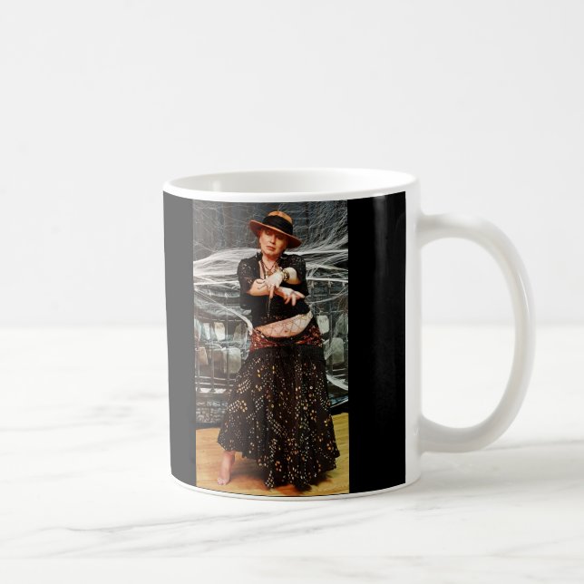 Darstellend für die Spooktacular Show Kaffeetasse (Rechts)
