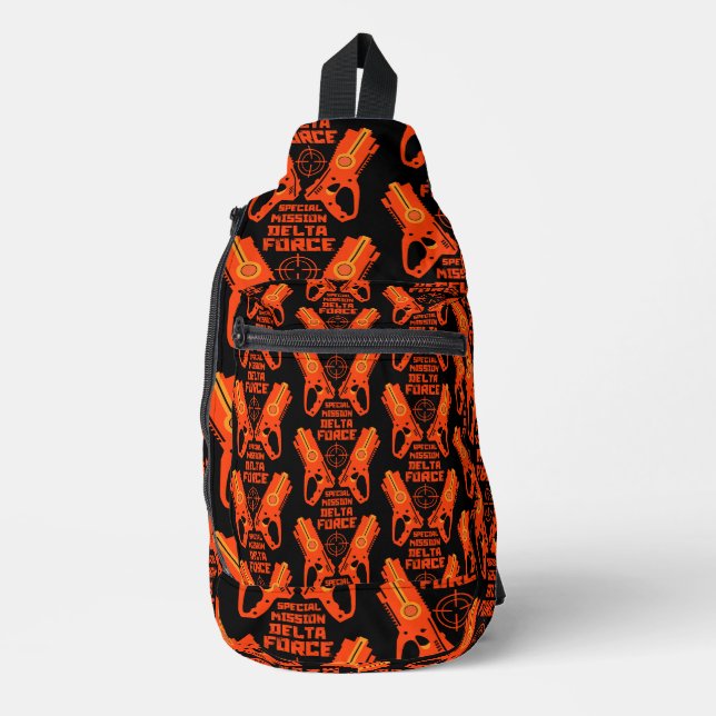 Dart Gun Battle Crossbody Bag (Vorderseite)