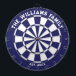 Dartboard der blauen und weißen Familie mit Dartbo Dartscheibe<br><div class="desc">Blau-weiße Dartplatine mit zwei benutzerdefinierten Textbereichen. Großartiges Hochzeitsgeschenk!</div>