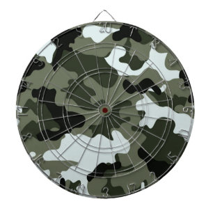 Dartboard der militärischen grünen Camouflage. Dartscheibe