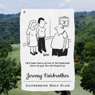 Dartboard im Schlafzimmer. Lustiger Cartoon Golfhandtuch