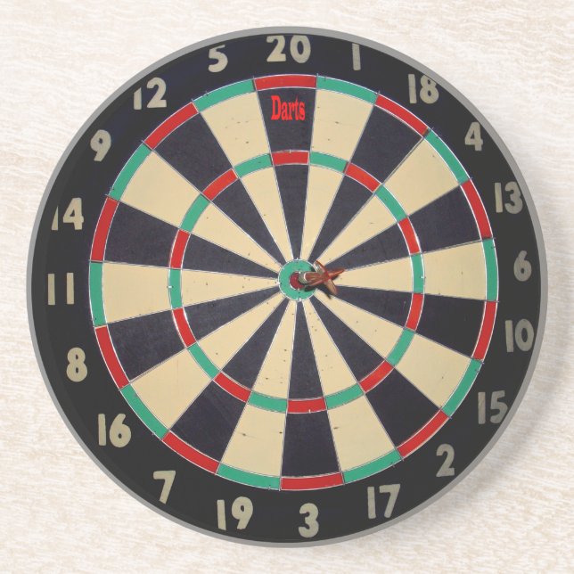 Dartboard mit einem Dart im Bullseye, Getränkeuntersetzer (Vorne)
