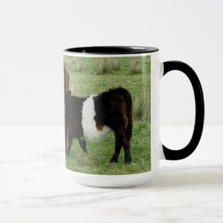 Dartmoor schnallte Gallowaykuh und -kalb um Tasse