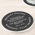 Darts League Trophy Sandstone Untersetzer<br><div class="desc">Eine Trophäe aus Sandstein im Stil eines Untersetzer zum Gedenken an den Wettbewerb der Darts League. Personalisieren Sie die Angabe von Name,  Club,  Wettbewerb und Datum. Einzigartiges Medaillon einer besonderen Errungenschaft.</div>