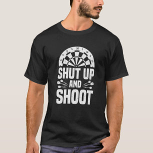 Darts Player schaltet ab und schießt Dartboard ab T-Shirt